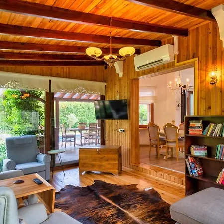 Hotel Green Centrally Located With Pool In Gocek Fethiye
