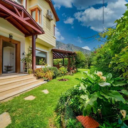 Green Centrally Located With Pool In Gocek Fethiye ホテル 4*