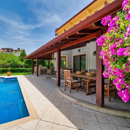 Green Centrally Located With Pool In Gocek Fethiye 4* Göcek
